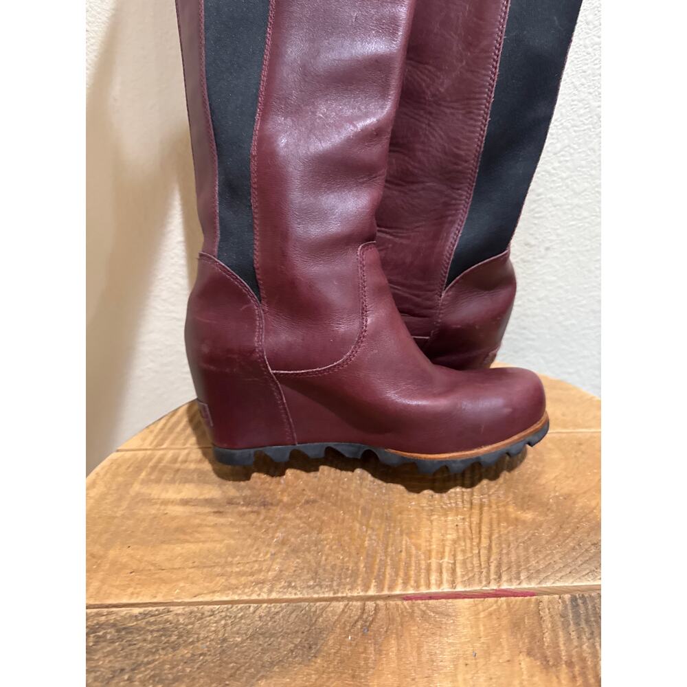 Elegant Burgundy Knee-High Boots - Picture 8 of 9